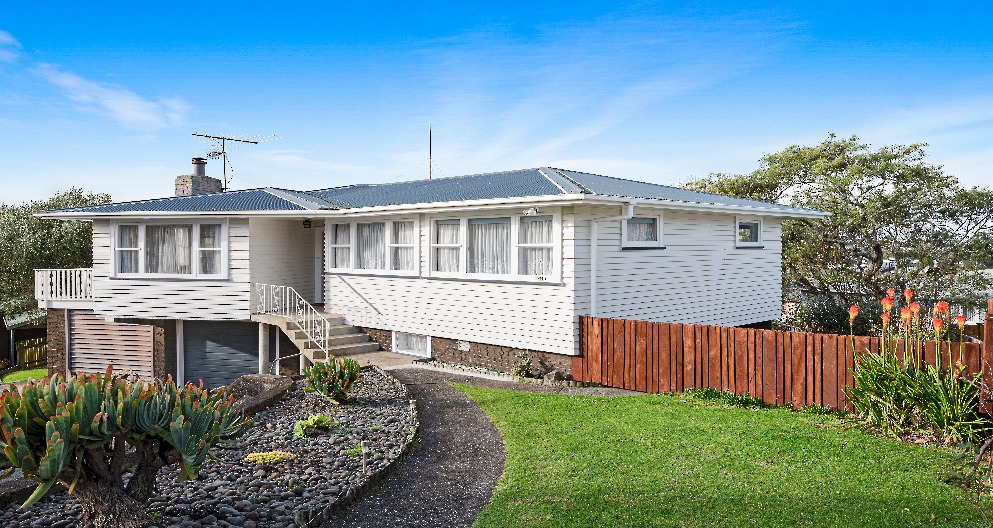 1588B DOMINION ROAD EXT, MT ROSKILL, CLARE NICHOLSON, RAYWHITE HOWICK